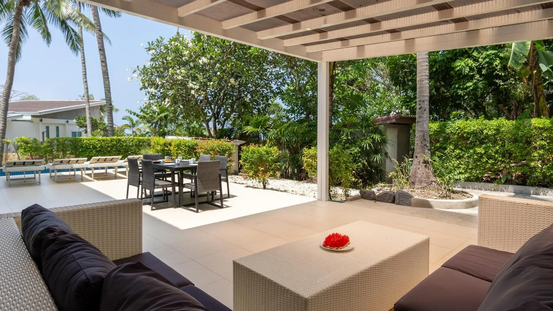 Exclusive Beach Apartment With Wonderful View Ko Lanta